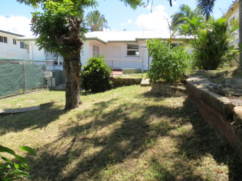 77 Livingstone Street, Bowen QLD 4805