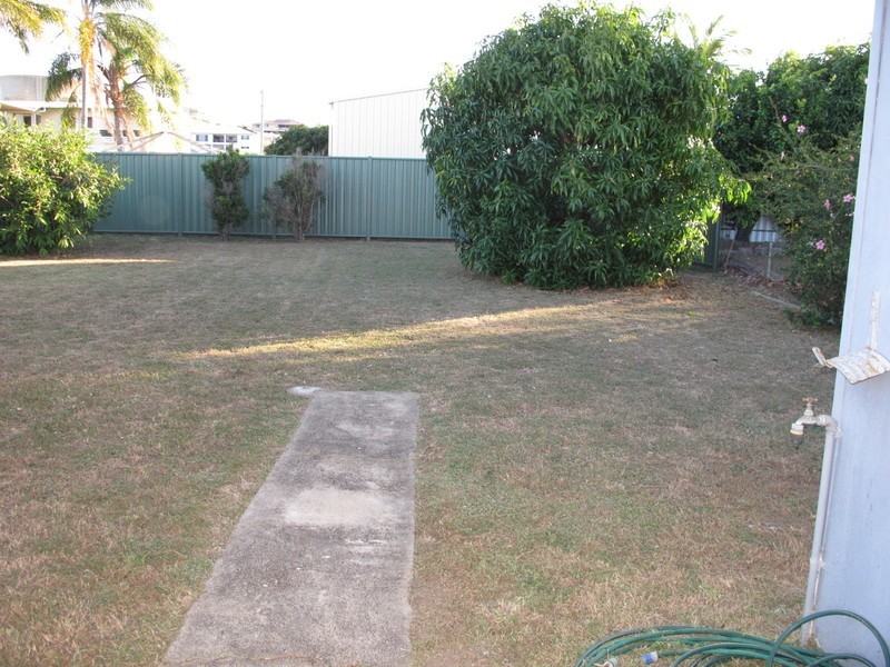 9 Darwen Street, Bowen QLD 4805
