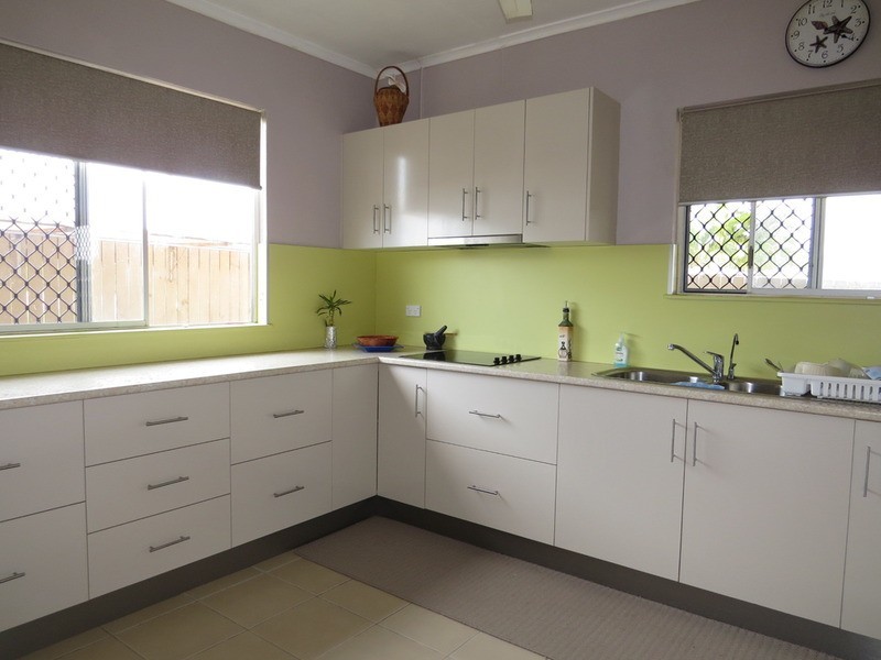 77 Whyte Avenue, Bowen QLD 4805