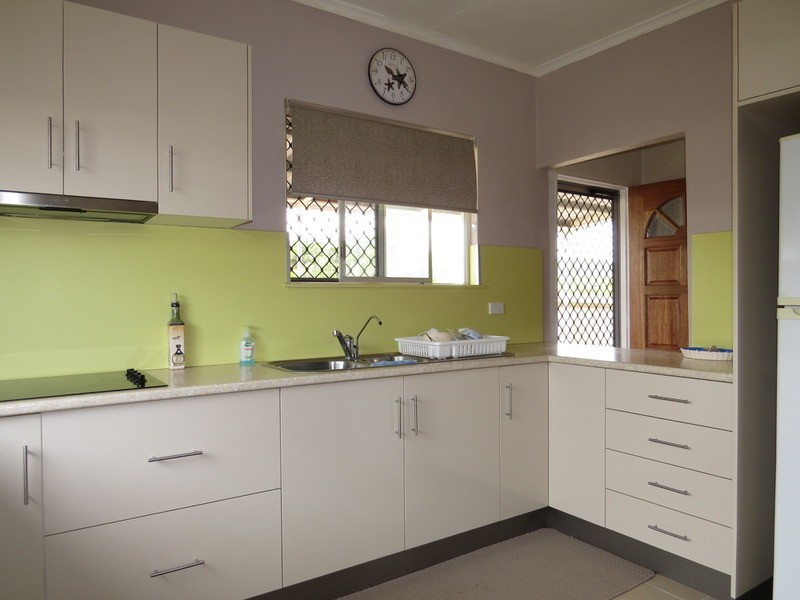 77 Whyte Avenue, Bowen QLD 4805