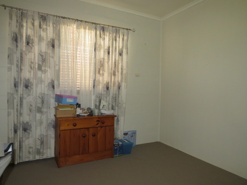 77 Whyte Avenue, Bowen QLD 4805