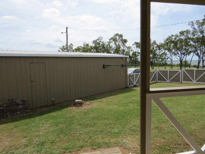 77 Whyte Avenue, Bowen QLD 4805