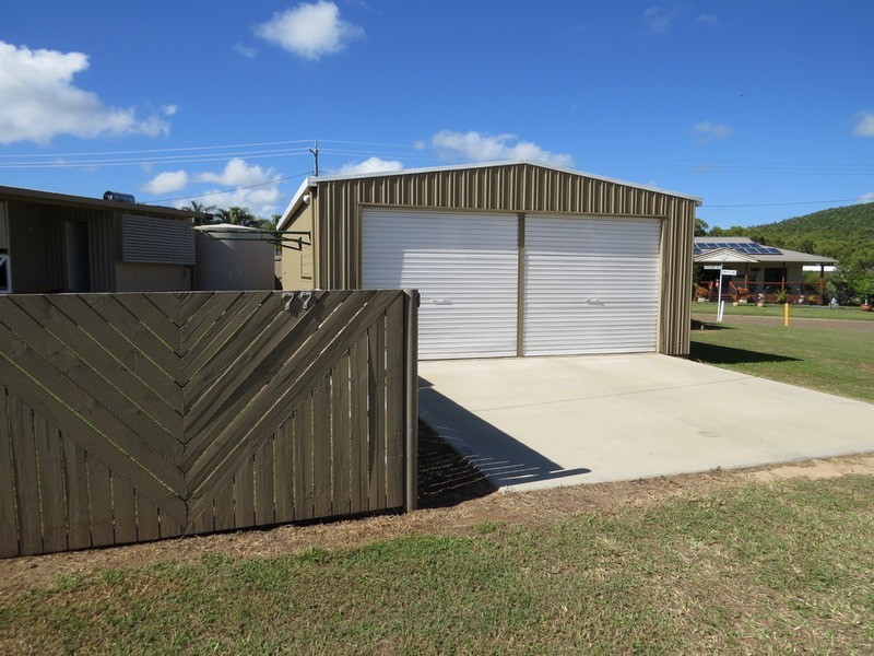 77 Whyte Avenue, Bowen QLD 4805