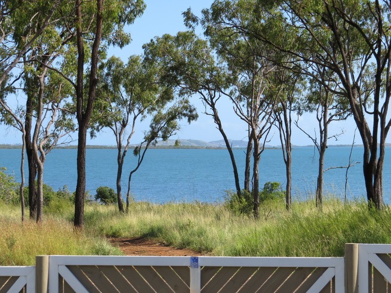 77 Whyte Avenue, Bowen QLD 4805