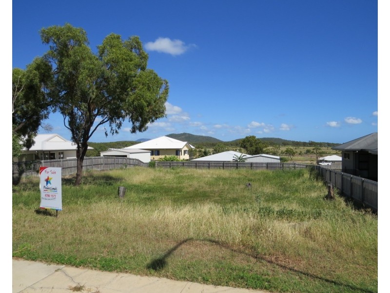 11 Sunshine Court, Bowen QLD 4805