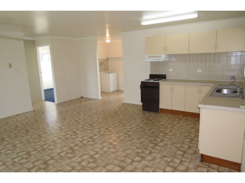 112 Powell Street, Bowen QLD 4805