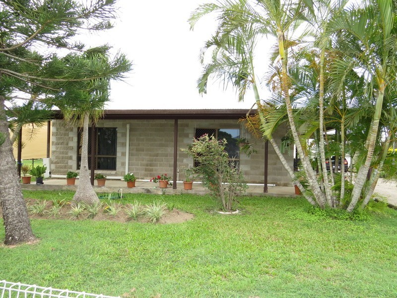54  Lascelles Street, Bowen QLD 4805