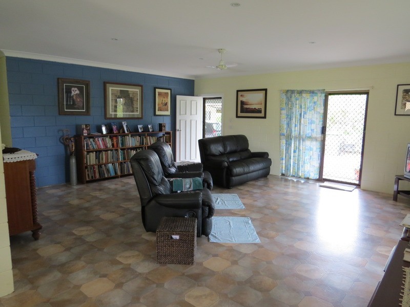 54  Lascelles Street, Bowen QLD 4805