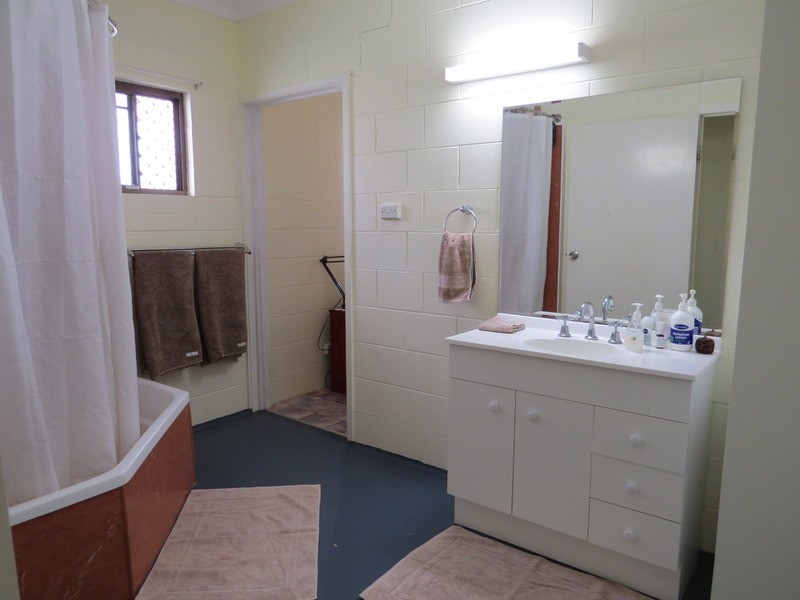 54  Lascelles Street, Bowen QLD 4805