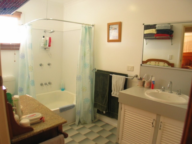 2A Sproule Street, Bowen QLD 4805