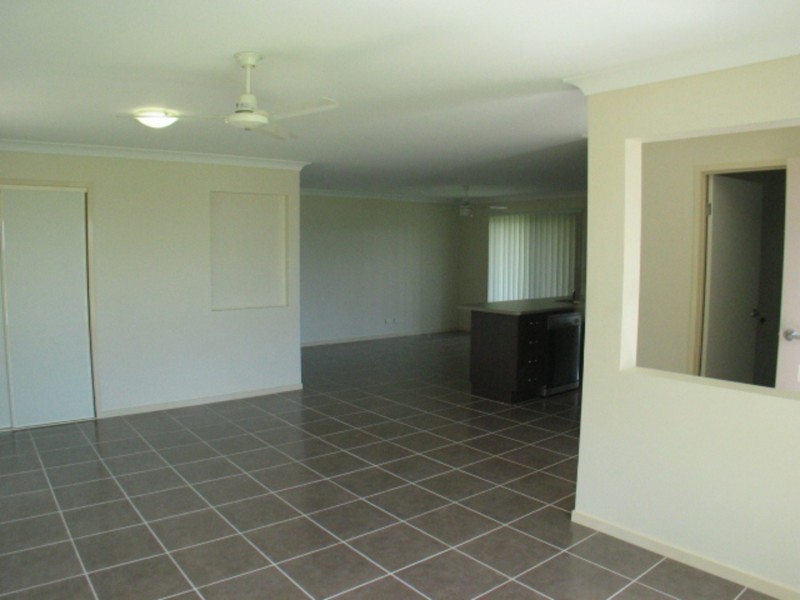 4 Seacove Crescent, Bowen QLD 4805