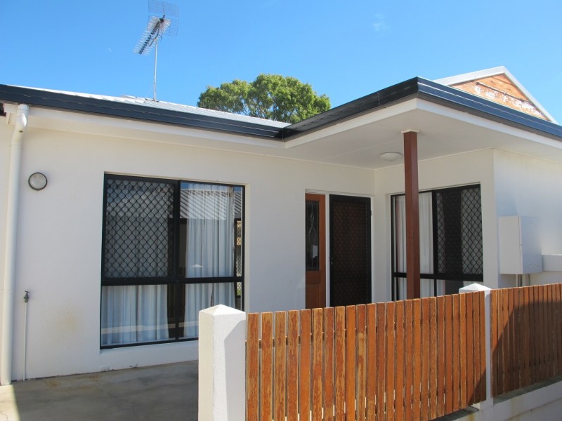 4/13 Queens Road, Bowen QLD 4805