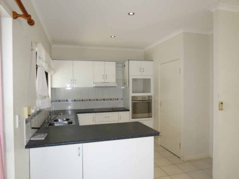 4/13 Queens Road, Bowen QLD 4805