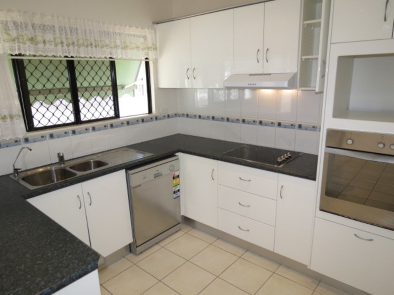 4/13 Queens Road, Bowen QLD 4805