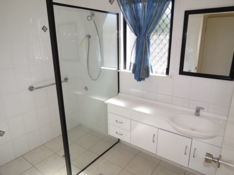 4/13 Queens Road, Bowen QLD 4805