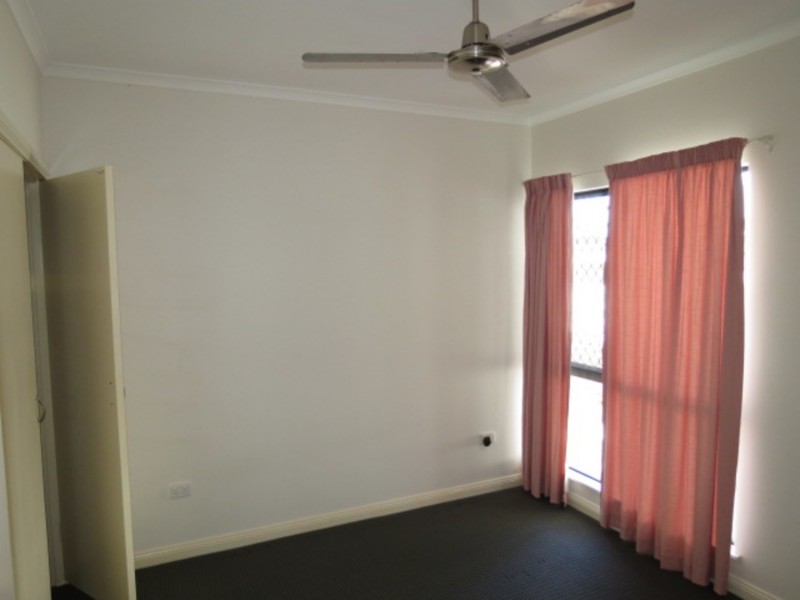 4/13 Queens Road, Bowen QLD 4805