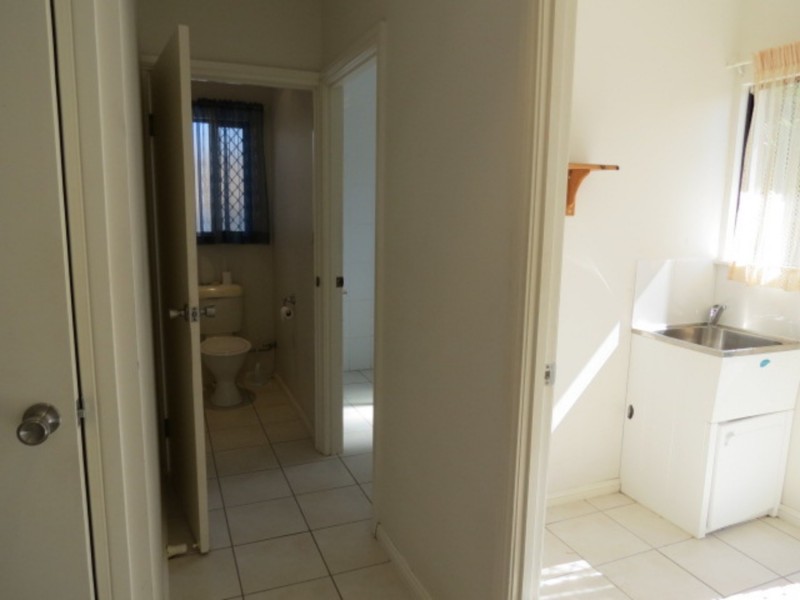 4/13 Queens Road, Bowen QLD 4805