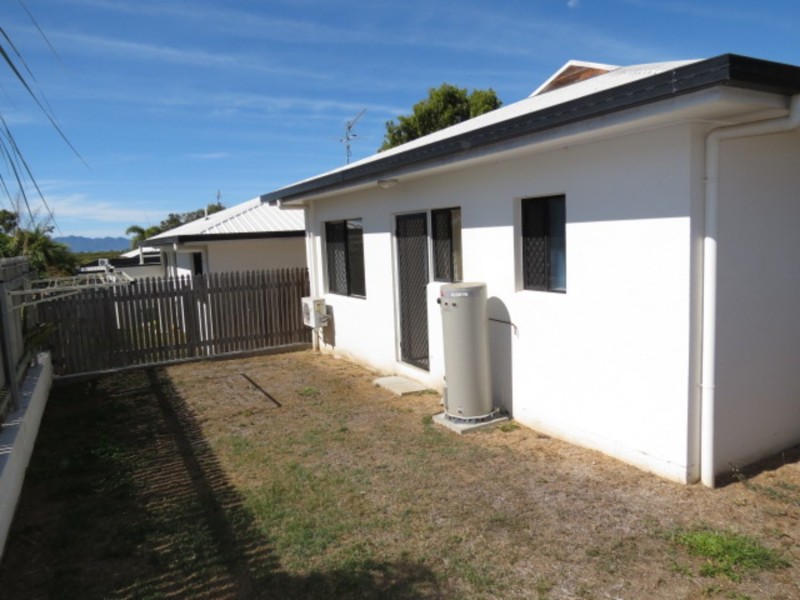 4/13 Queens Road, Bowen QLD 4805