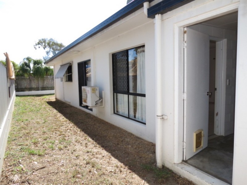 4/13 Queens Road, Bowen QLD 4805