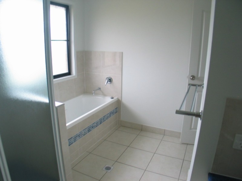 1/11 Craigie Court, Bowen QLD 4805