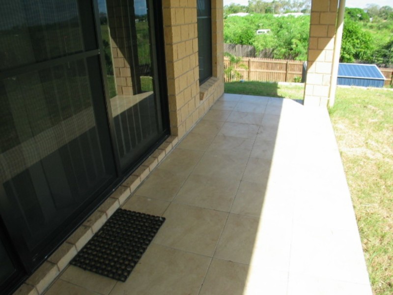 1/11 Craigie Court, Bowen QLD 4805