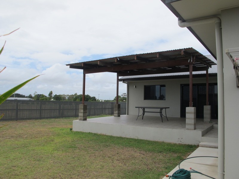 6 Silk  Road, Bowen QLD 4805