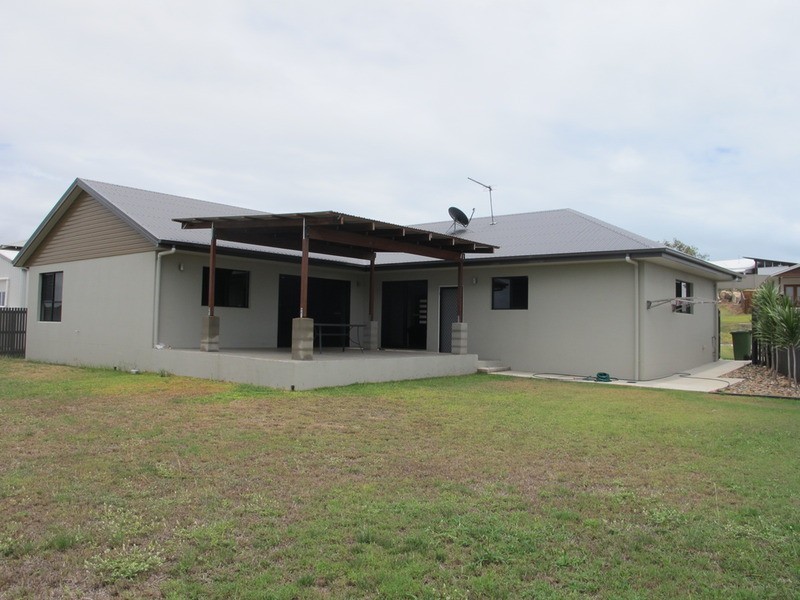 6 Silk  Road, Bowen QLD 4805