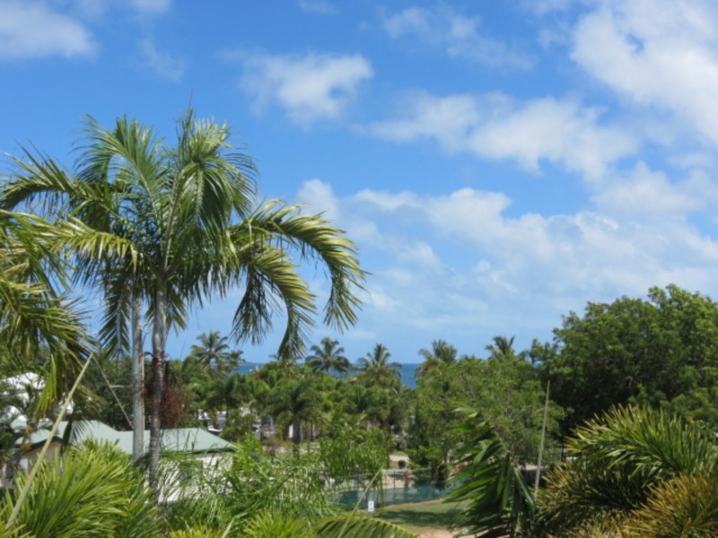 12/89 Horseshoe Bay Road, Bowen QLD 4805