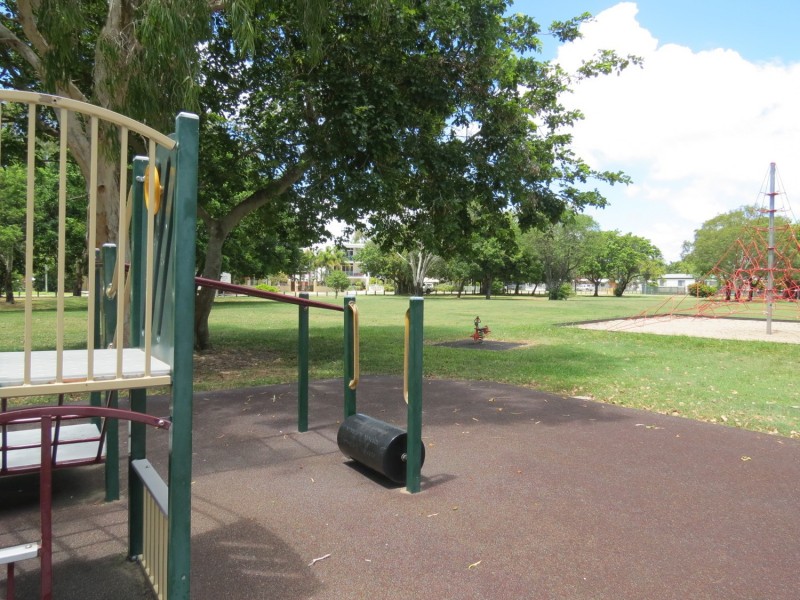 12/89 Horseshoe Bay Road, Bowen QLD 4805