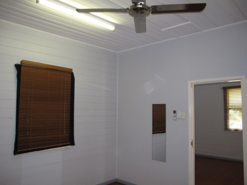 90 Powell Street, Bowen QLD 4805
