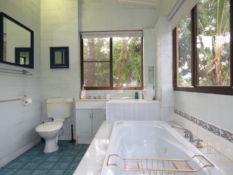 71 Golf Links Road, Bowen QLD 4805