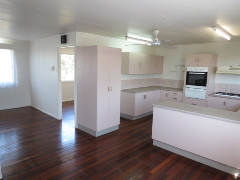 10 Daniel Street, Bowen QLD 4805