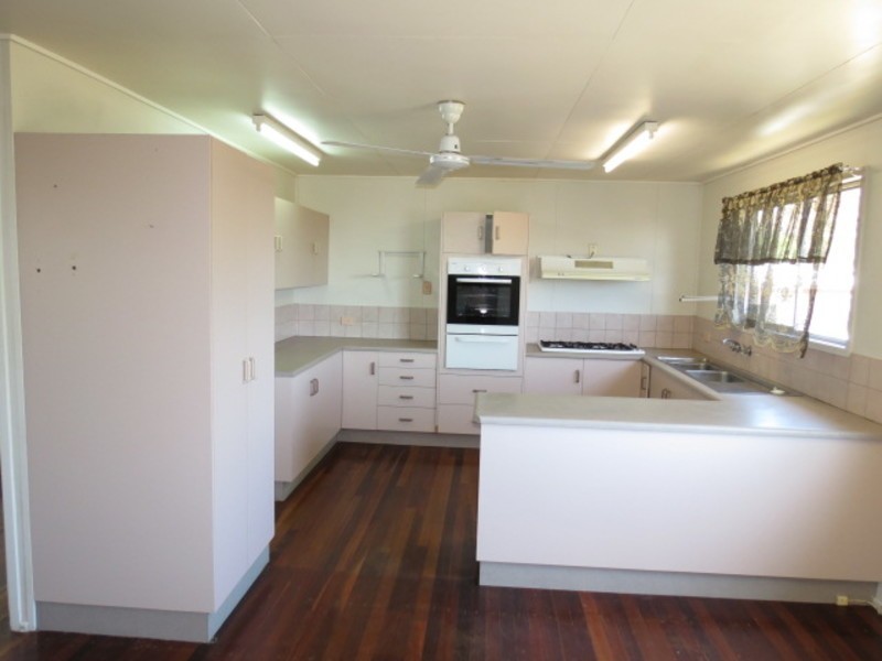 10 Daniel Street, Bowen QLD 4805
