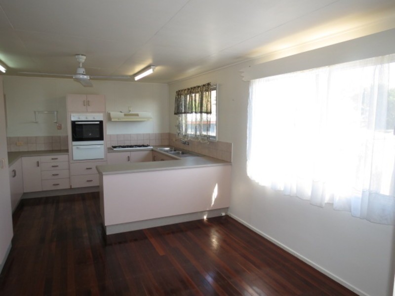 10 Daniel Street, Bowen QLD 4805
