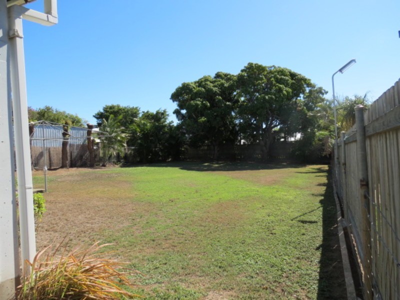 10 Daniel Street, Bowen QLD 4805