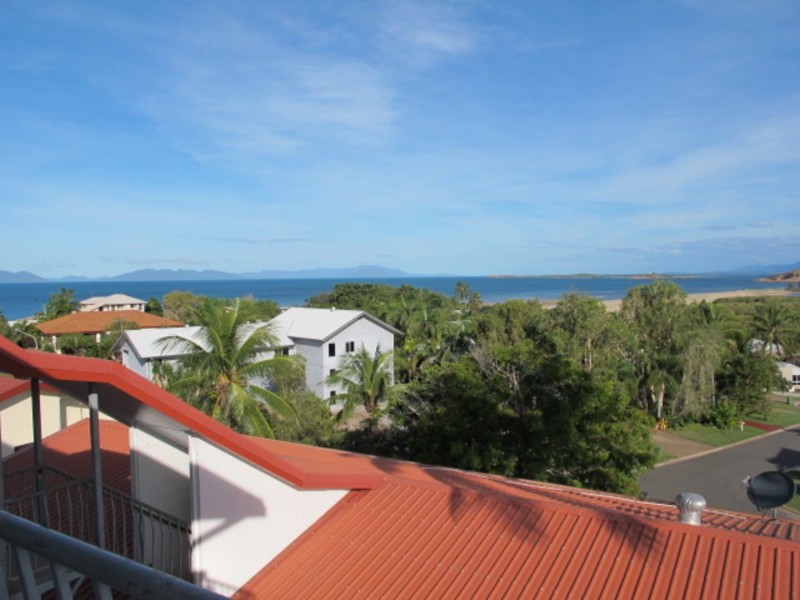 3/10 Poinciana Drive, Bowen QLD 4805