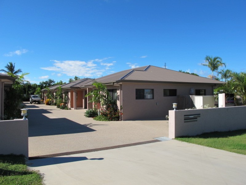 2/11 Kennedy Street, Bowen QLD 4805