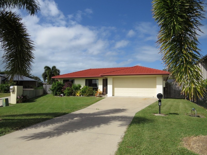 1 Peters  Place, Bowen QLD 4805