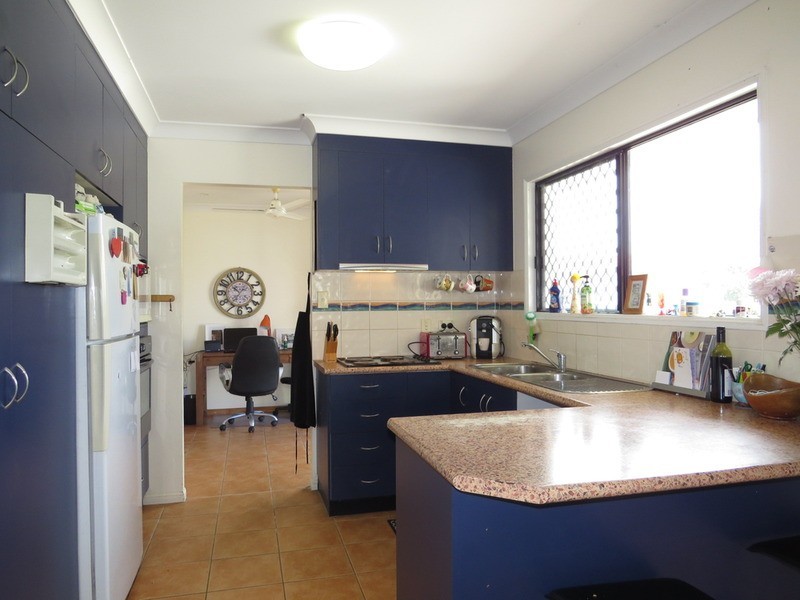 1 Peters  Place, Bowen QLD 4805