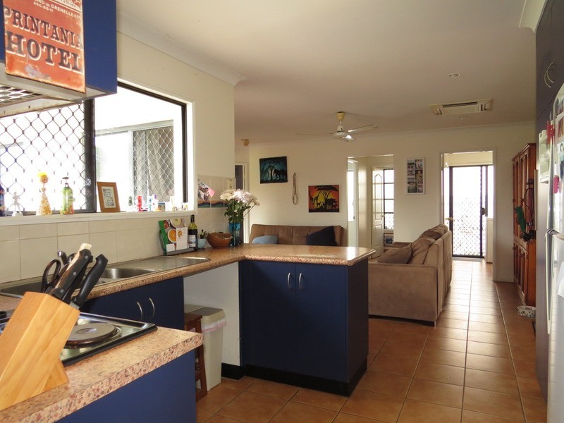 1 Peters  Place, Bowen QLD 4805