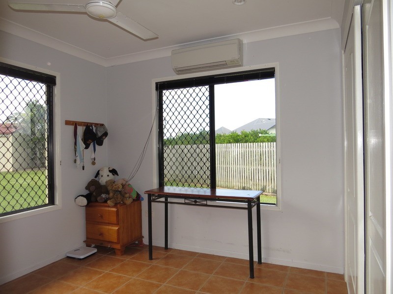 1 Peters  Place, Bowen QLD 4805