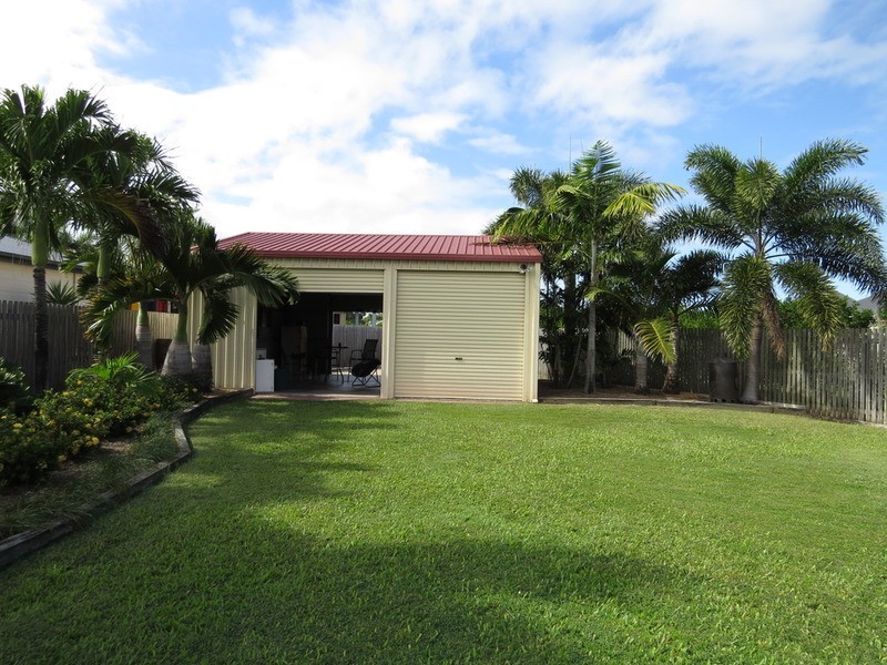 1 Peters  Place, Bowen QLD 4805