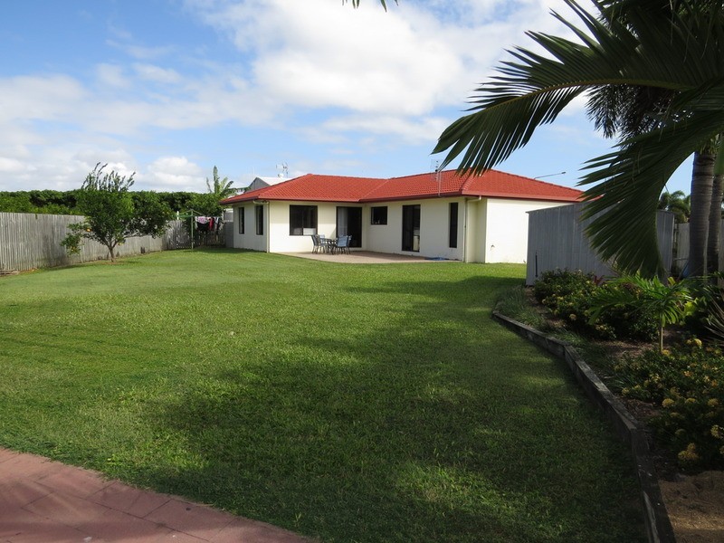 1 Peters  Place, Bowen QLD 4805