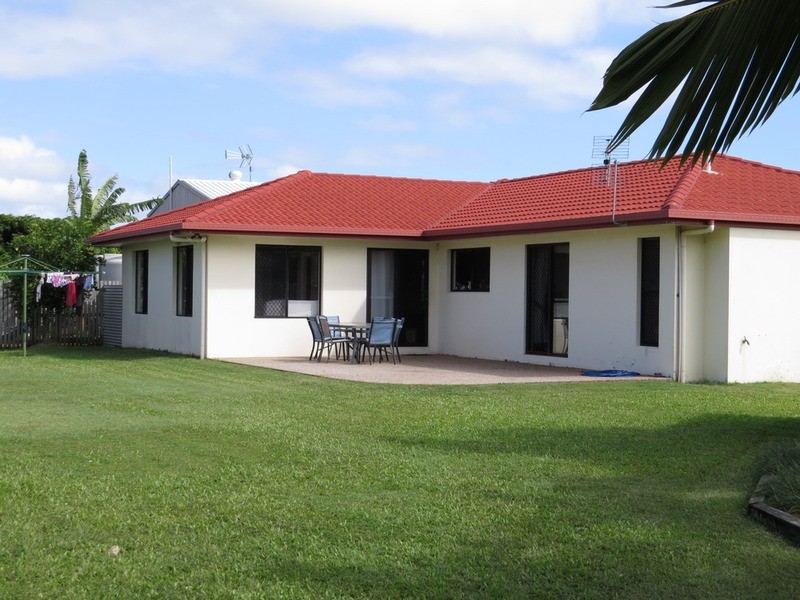 1 Peters  Place, Bowen QLD 4805