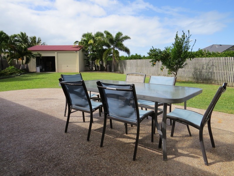 1 Peters  Place, Bowen QLD 4805