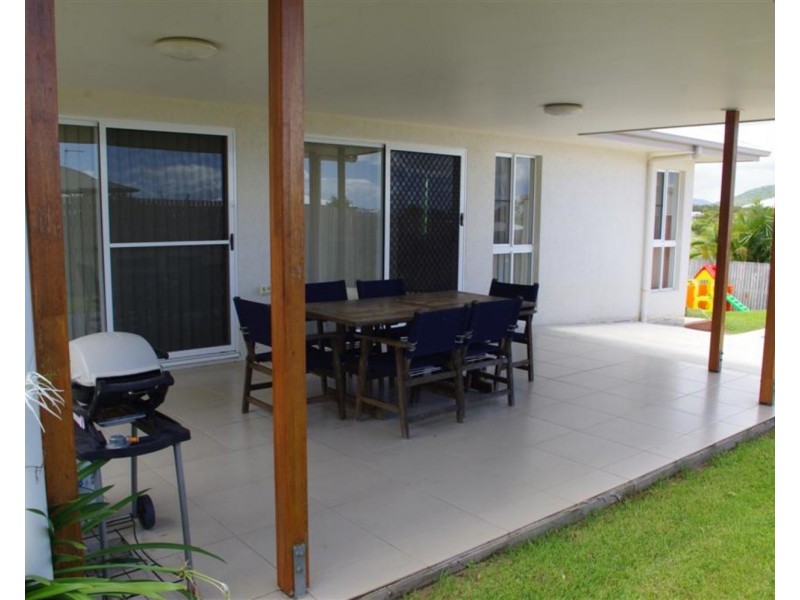 9 Sunshine Court, Bowen QLD 4805