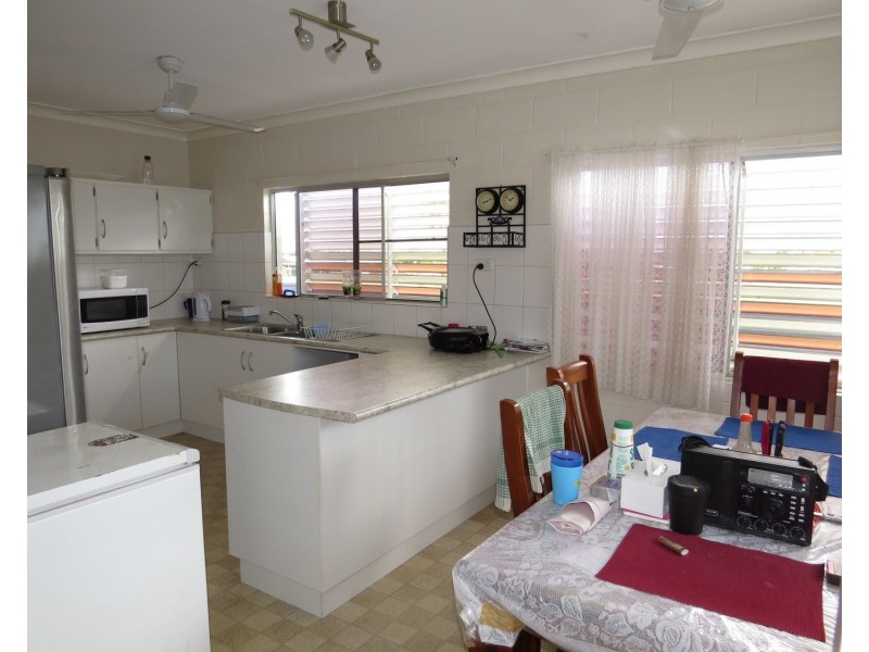 9 Rodney Street, Bowen QLD 4805