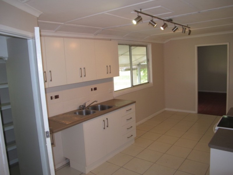 5 Reynolds Street, Bowen QLD 4805