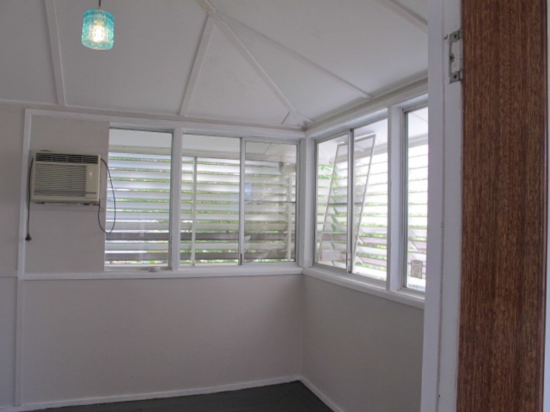 5 Reynolds Street, Bowen QLD 4805