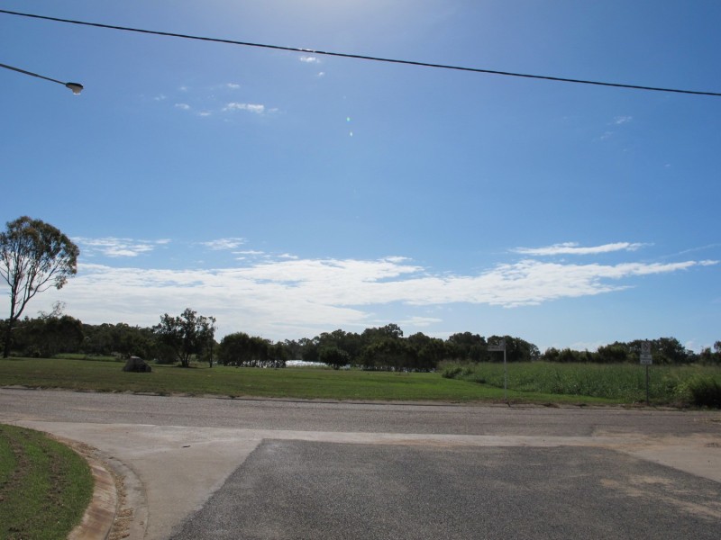 5 Reynolds Street, Bowen QLD 4805